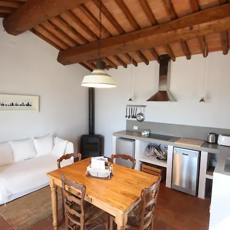 Lantgård Marrucheti 82 *