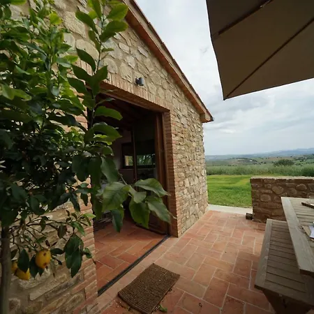 Lantgård Marrucheti 82 *